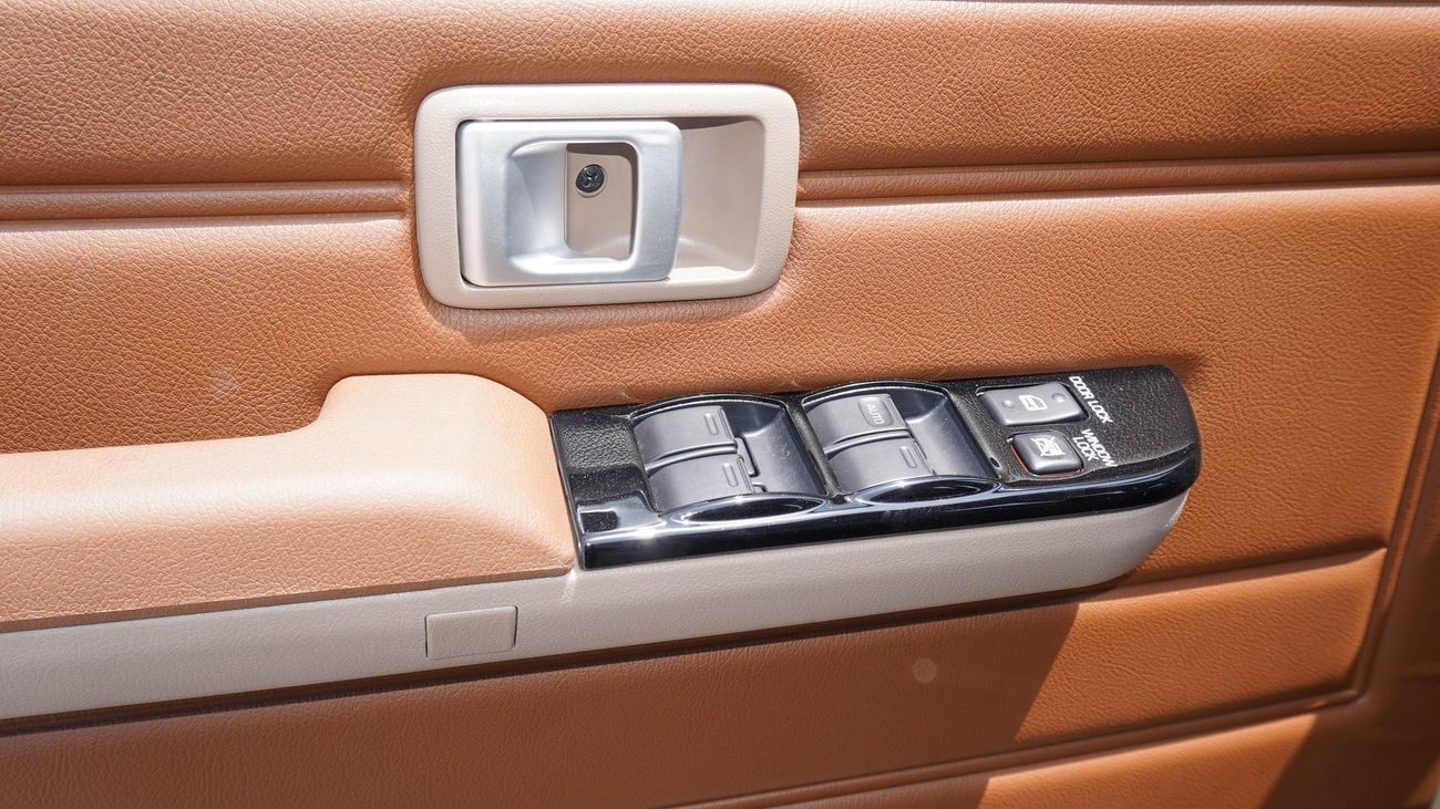 Toyota Land Cruiser 70 LX 4.0L V6 A/T