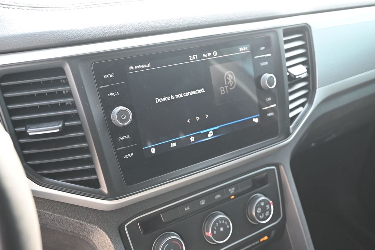 Volkswagen Teramont Trendline 3.6L 0% DP - AGENCY MAINTAINED - VOLKSWAGEN TERAMONT  4WD - LOW MILEAGE - GCC