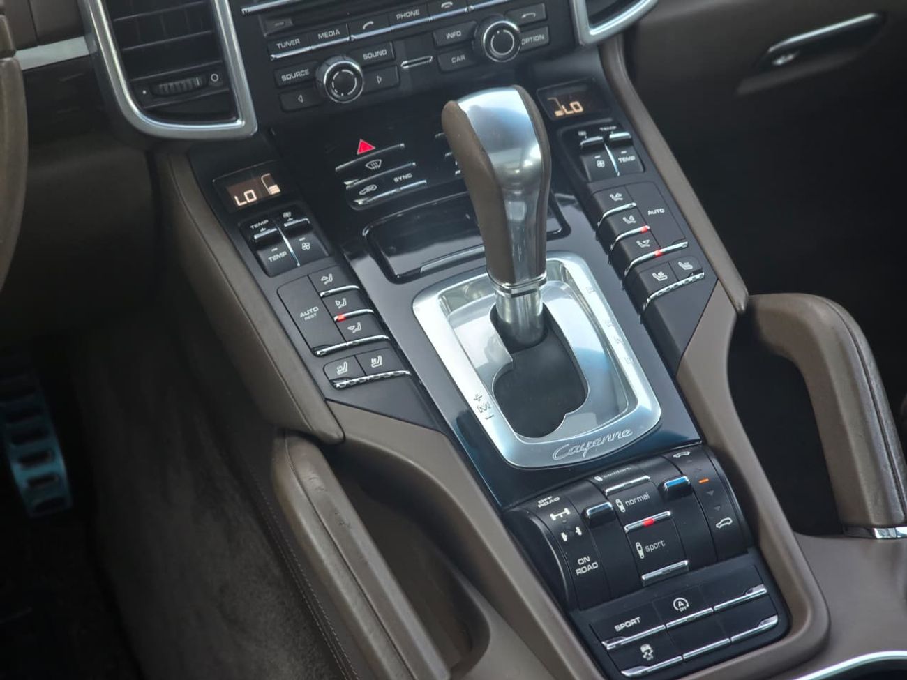 بورش كايان PORSCHE CAYENNE 2014 KOREAN //V8 DIESEL // FULL OPITION // GOOD CONDITION