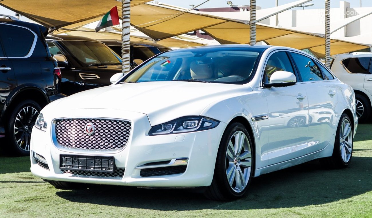 Jaguar XJ