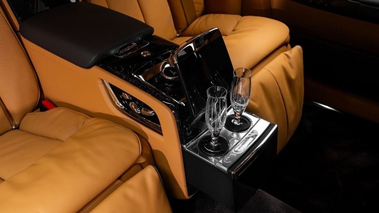 رولز رويس فانتوم EWB - 2026 - GCC Specs - Under Warranty and Service Contract