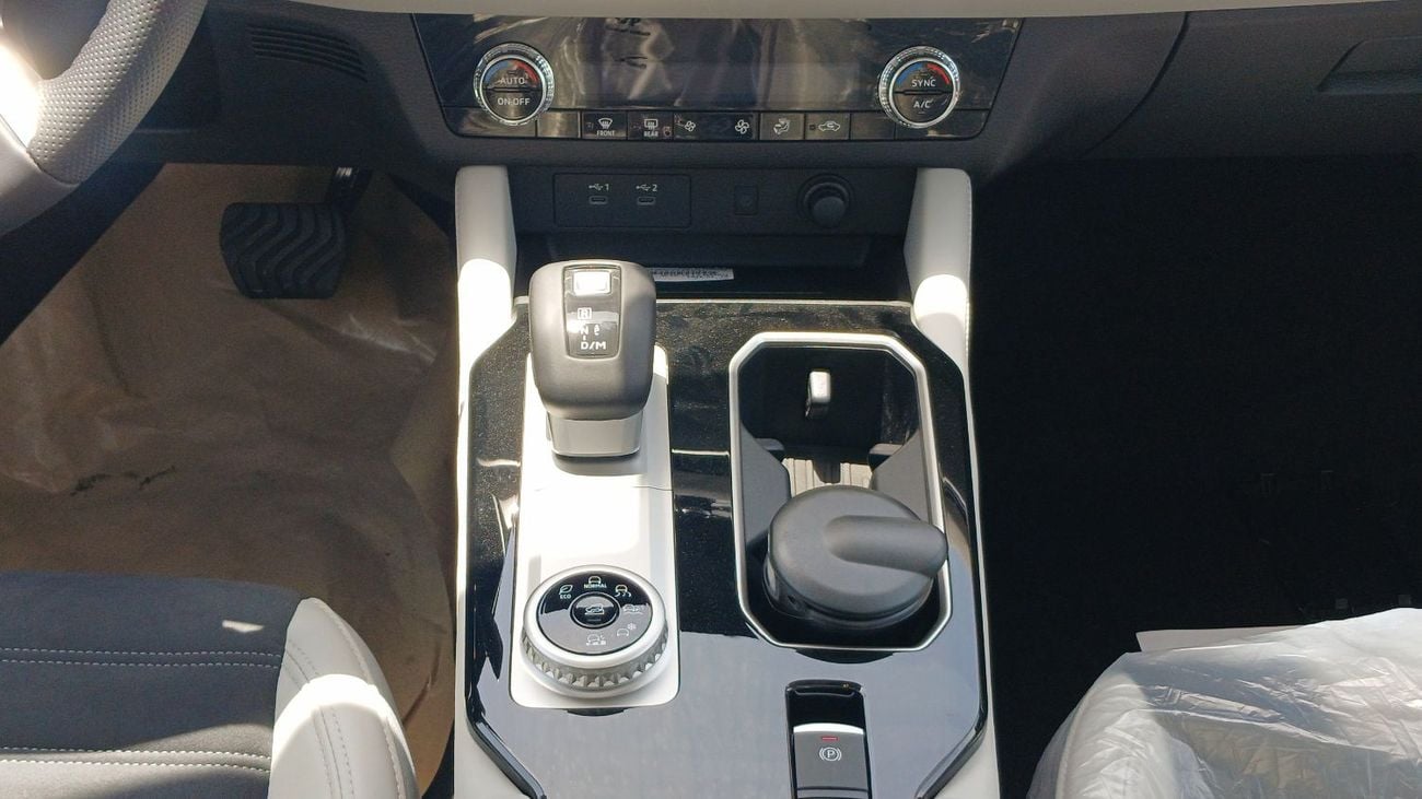 ميتسوبيشي آوتلاندر H Line 2.5L Petrol 4WD 2026YM