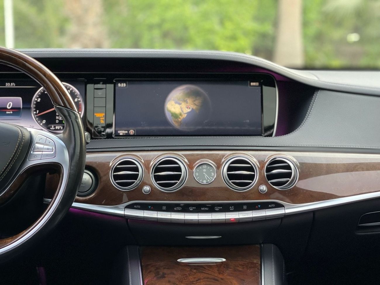 Mercedes-Benz S 550 2015 - AMG - 4.7L Twin Turbo V8 - 449 hp - Perfect Condition