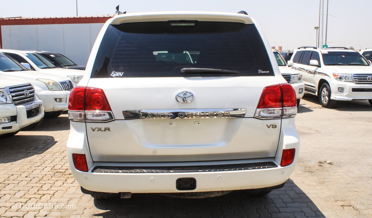 Toyota Land Cruiser VXR V8