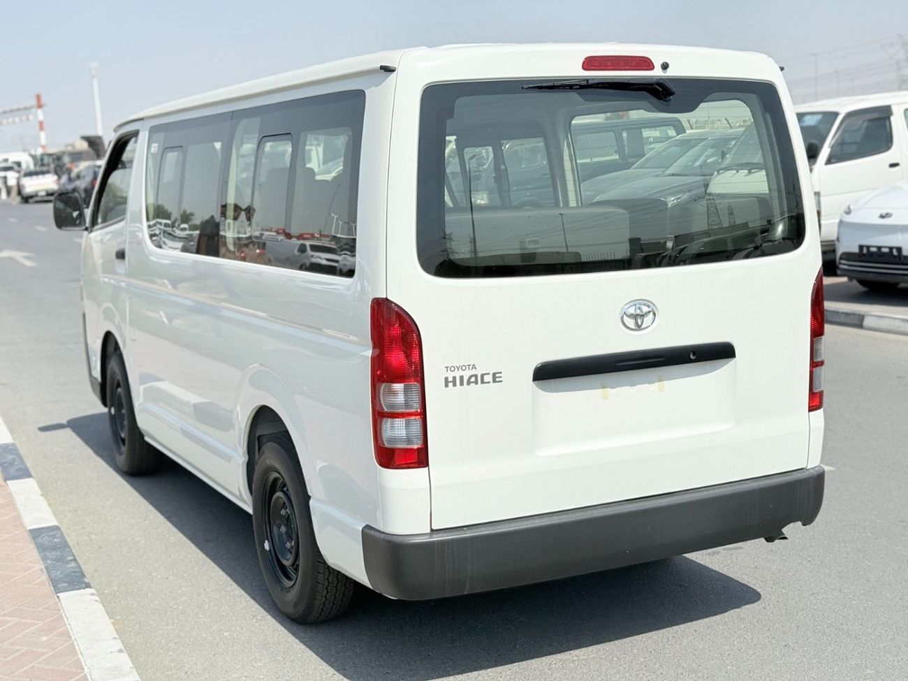 Toyota Hiace 2025 Toyota Hiace Standard-Roof 15-Seater 2.7L 4-Cyl Petrol M/T RWD (Old-Shape) Africa Only