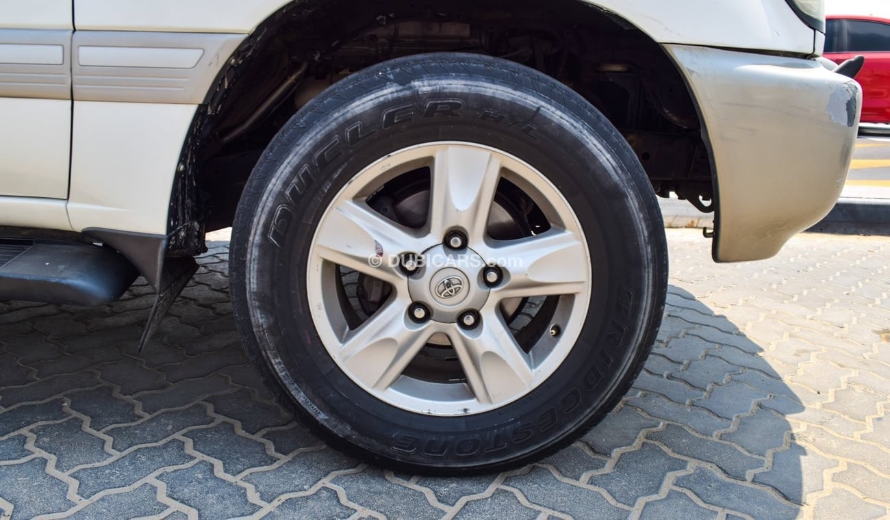 Toyota Land Cruiser VXR V8