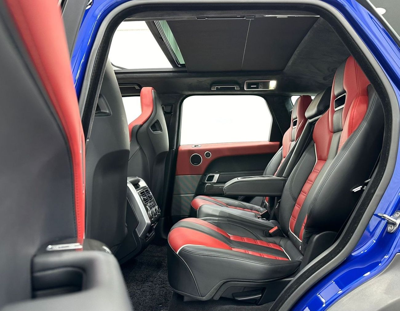 Land Rover Range Rover Sport 2017 Range Rover Sport SVR, Warranty, Full Range Rover Service History, Full Options, GCC