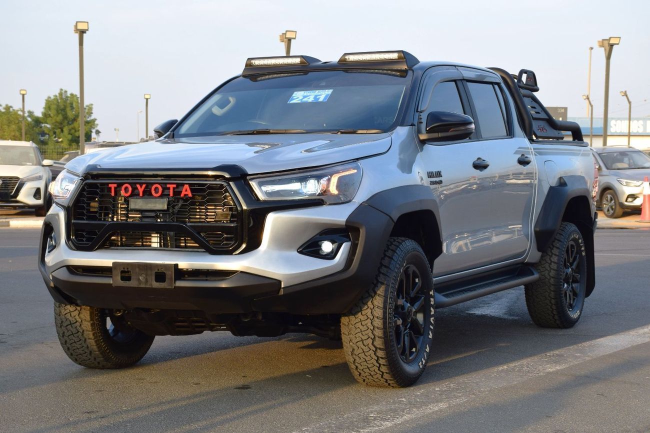 تويوتا هيلوكس 4x4 Diesel 2.8L (Right Hand )