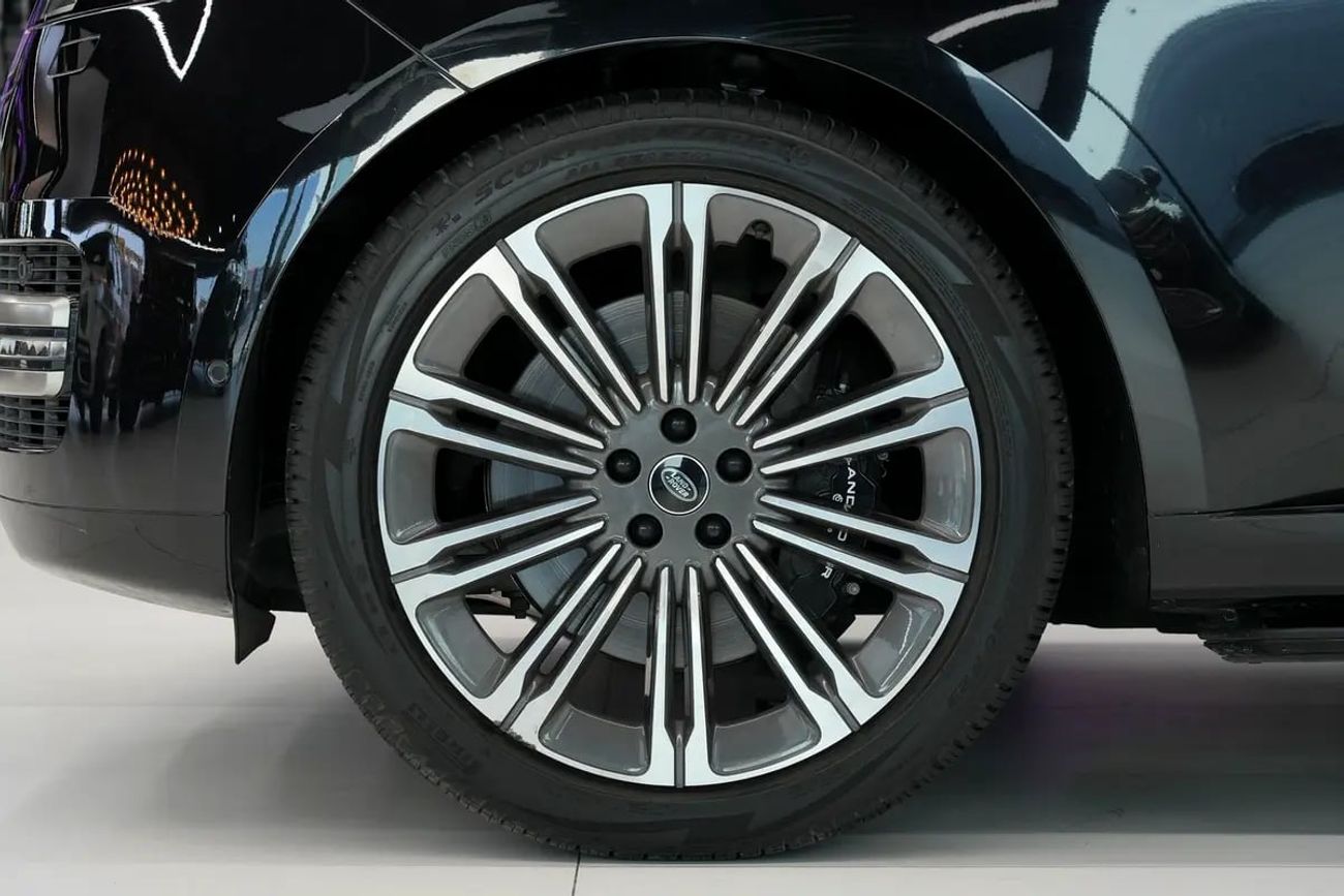 Land Rover Range Rover LWB HSE P530 4.4L P530 | GCC 49k km | V8 Agency Warranty | Service Contract History