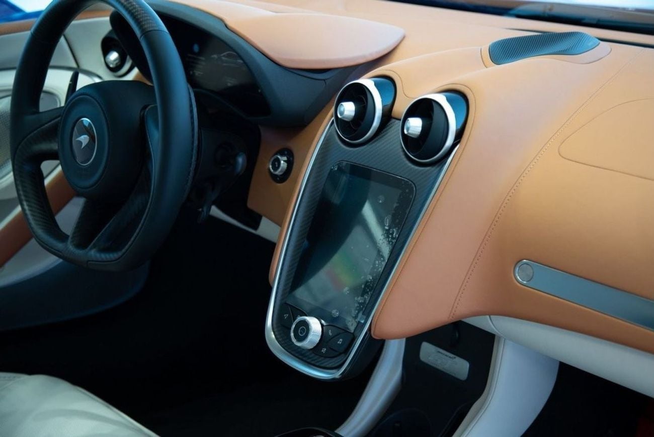 McLaren GT STD McLaren GT