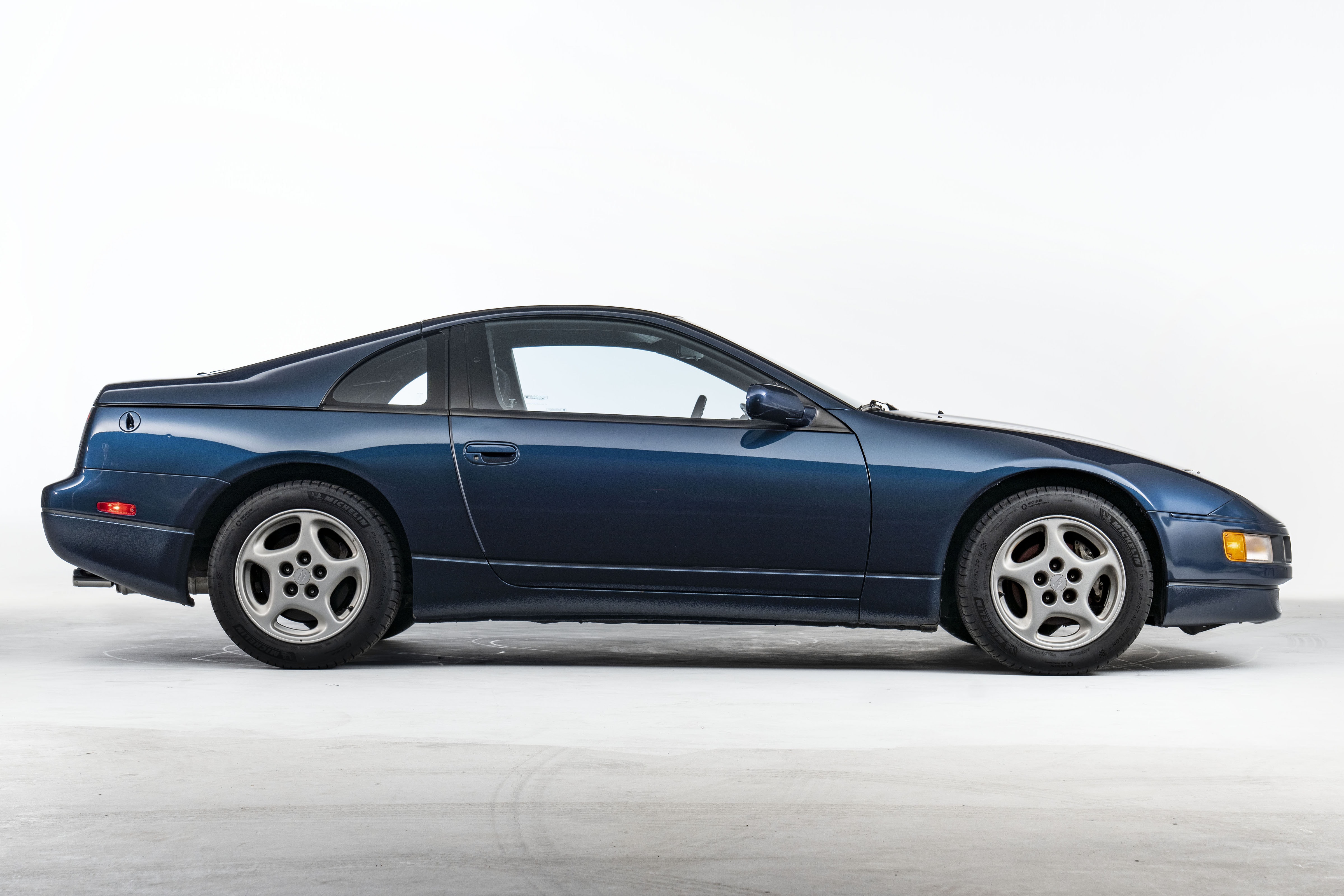 Nissan 300 ZX exterior - Side Profile