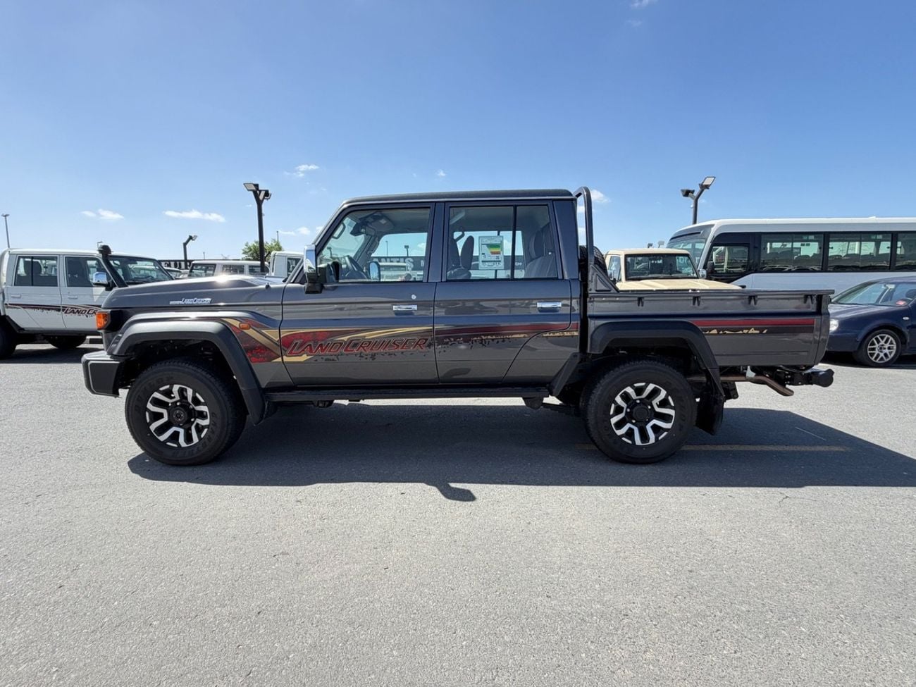 تويوتا لاند كروزر بيك آب