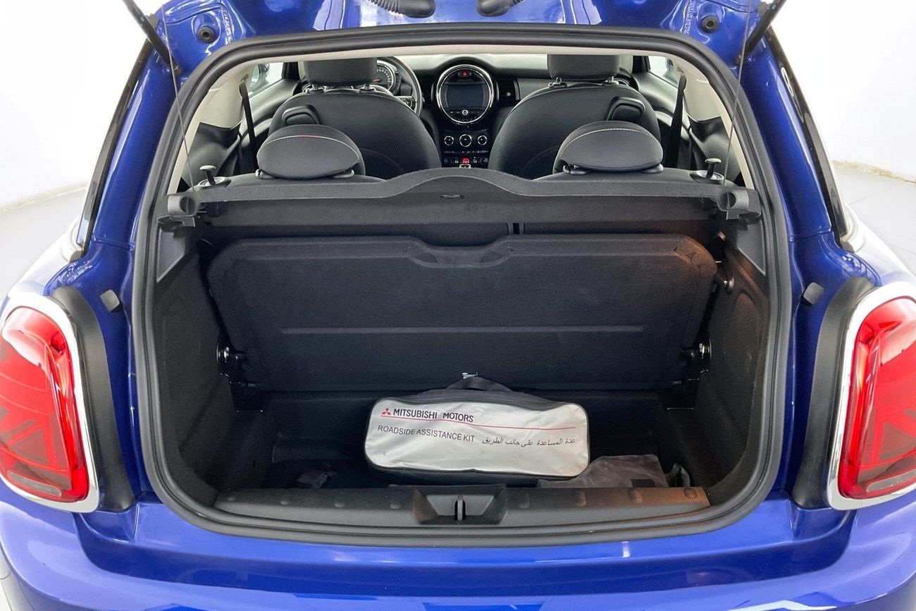 ميتسوبيشي مونتيرو GLS Premium | عرض العيد الحصري | خالية من أضرار الفيضانات