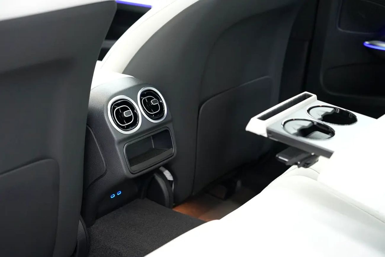 مرسيدس بنز C 200 C 200 | GCC 0km | Agency Warranrty | AMG Package