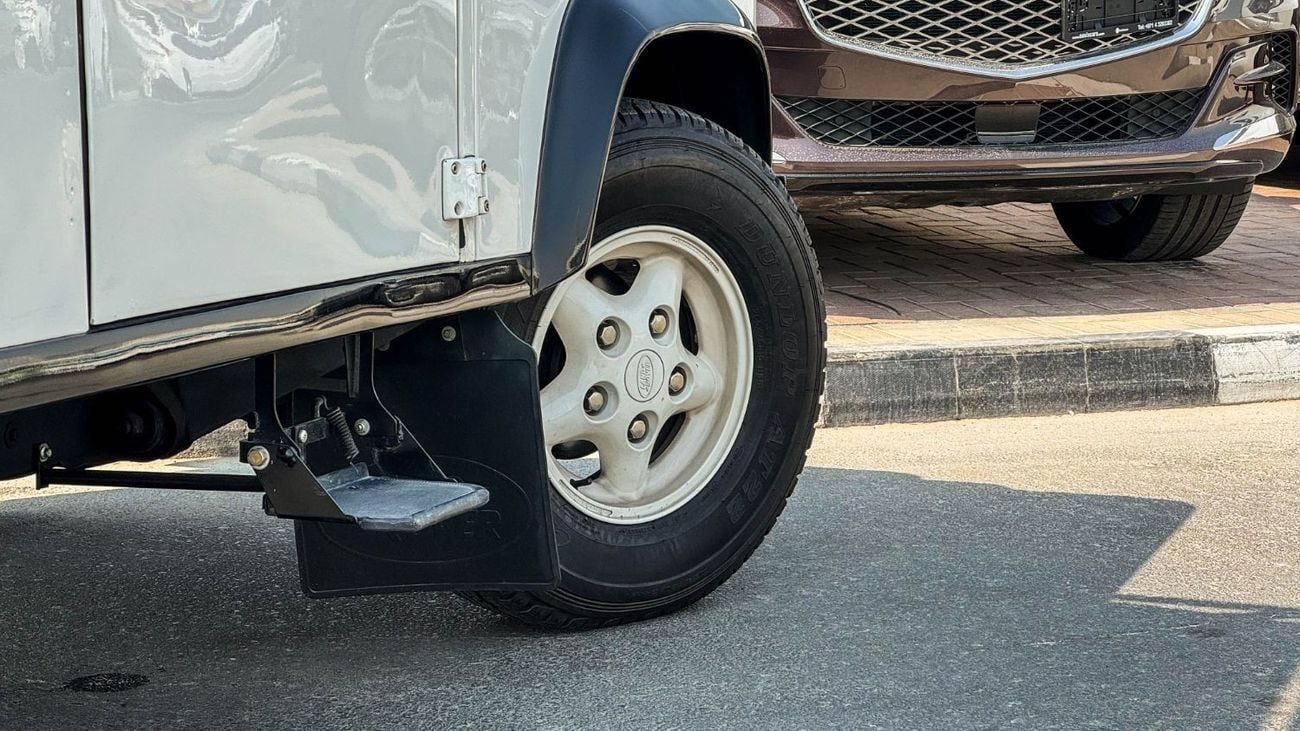 Land Rover Defender Defender 50th Year Edition Japanese Specs 4.0L V8 1997 Good Condition 1 of 500