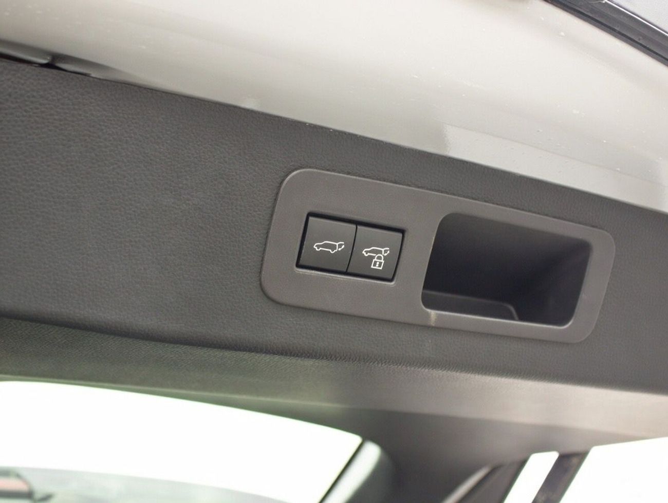 Lexus LX 700h EXPORT ONLY - EXPORT ONLY - LEXUS 700h 3.5L TWIN TURBO V6 TURBO SPORT (OMANI)