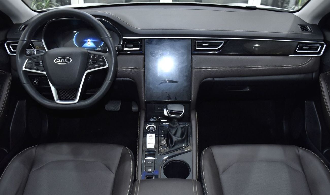 جاك J7 EXCELLENT DEAL for our JAC J7 ( 2023 Model ) in White Color GCC Specs