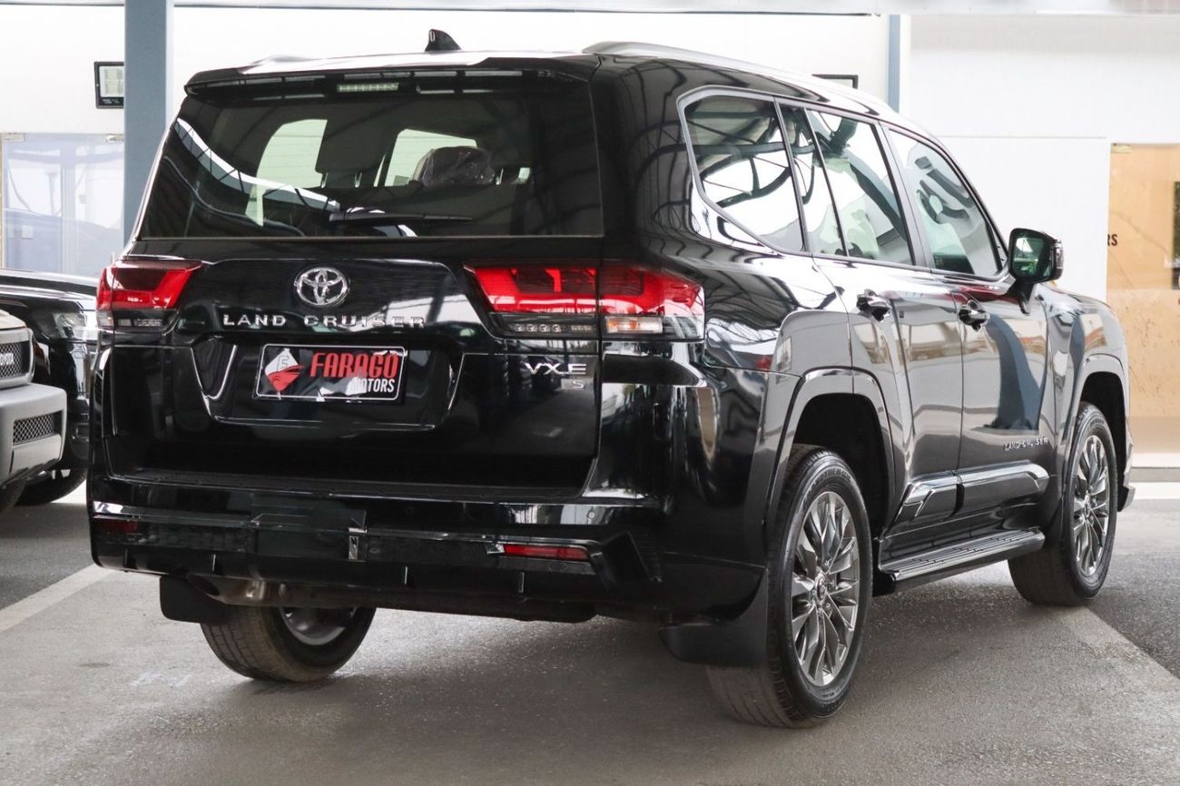 Toyota Land Cruiser 2025 LAND CRUISER 300 4.0 V6 VXE.s RADAR **EXPORT ONLY**التصدير فقط خارج الخليج***