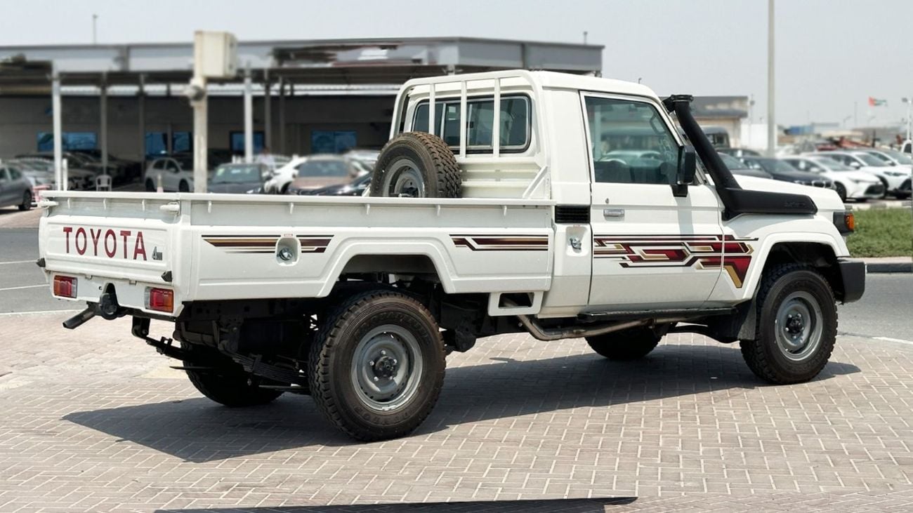 تويوتا لاند كروزر بيك آب TOYOTA LC79 SC 4.0 MT 2025 basic options