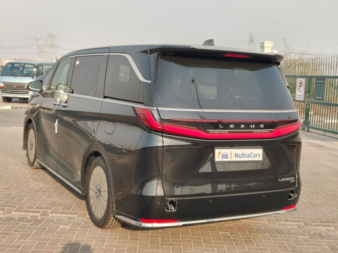 Lexus LM 350h 2025 Lexus LM350h VIP 4-Seater 2.5L 4-Cyl Hybrid A/T Export Only