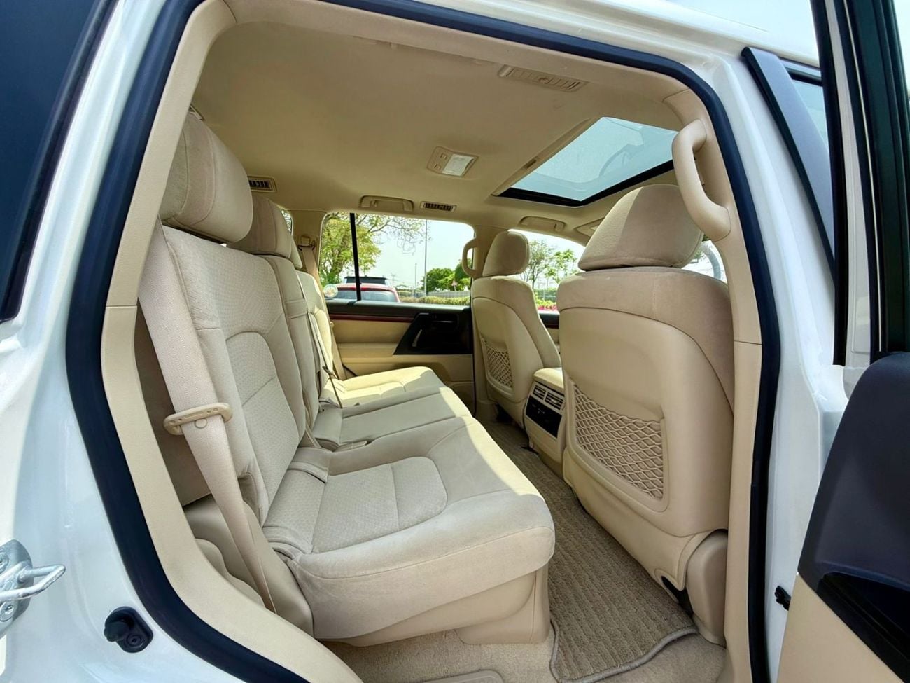 Toyota Land Cruiser EXR 4.0L 4WD LAND CRUISER EX.R V6 | GCC SPECS | YEAR: 2017 | KMS: 218,000 | FULL-SERVICE HISTORY