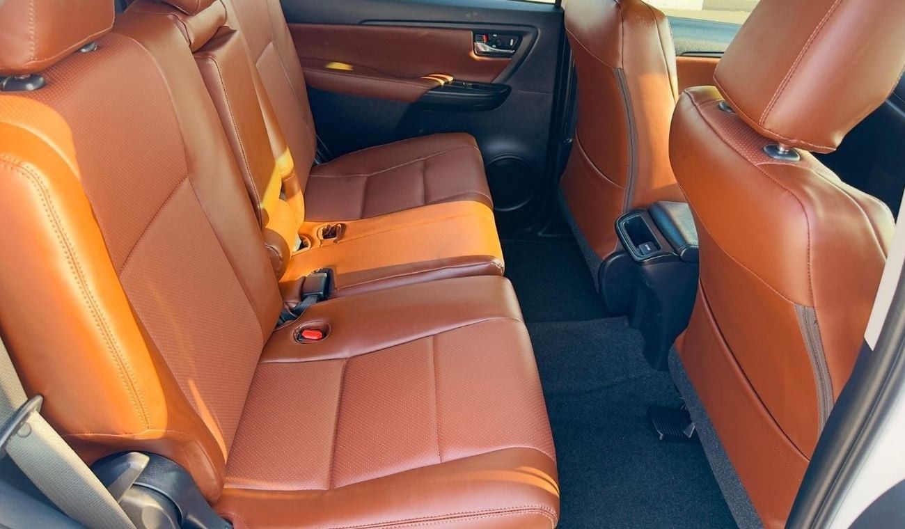 Toyota Fortuner PREMIUM BULL BAR WITH HEAVY FOCUSD LIGHTS | 2.8 DIESEL ENGINE | RHD