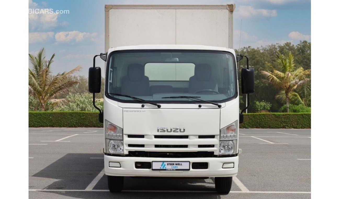 Isuzu NPR REWARD NPR 4.2TON | INSULATED BOX | GCC SPECS AND EXCELLENT CONDITION