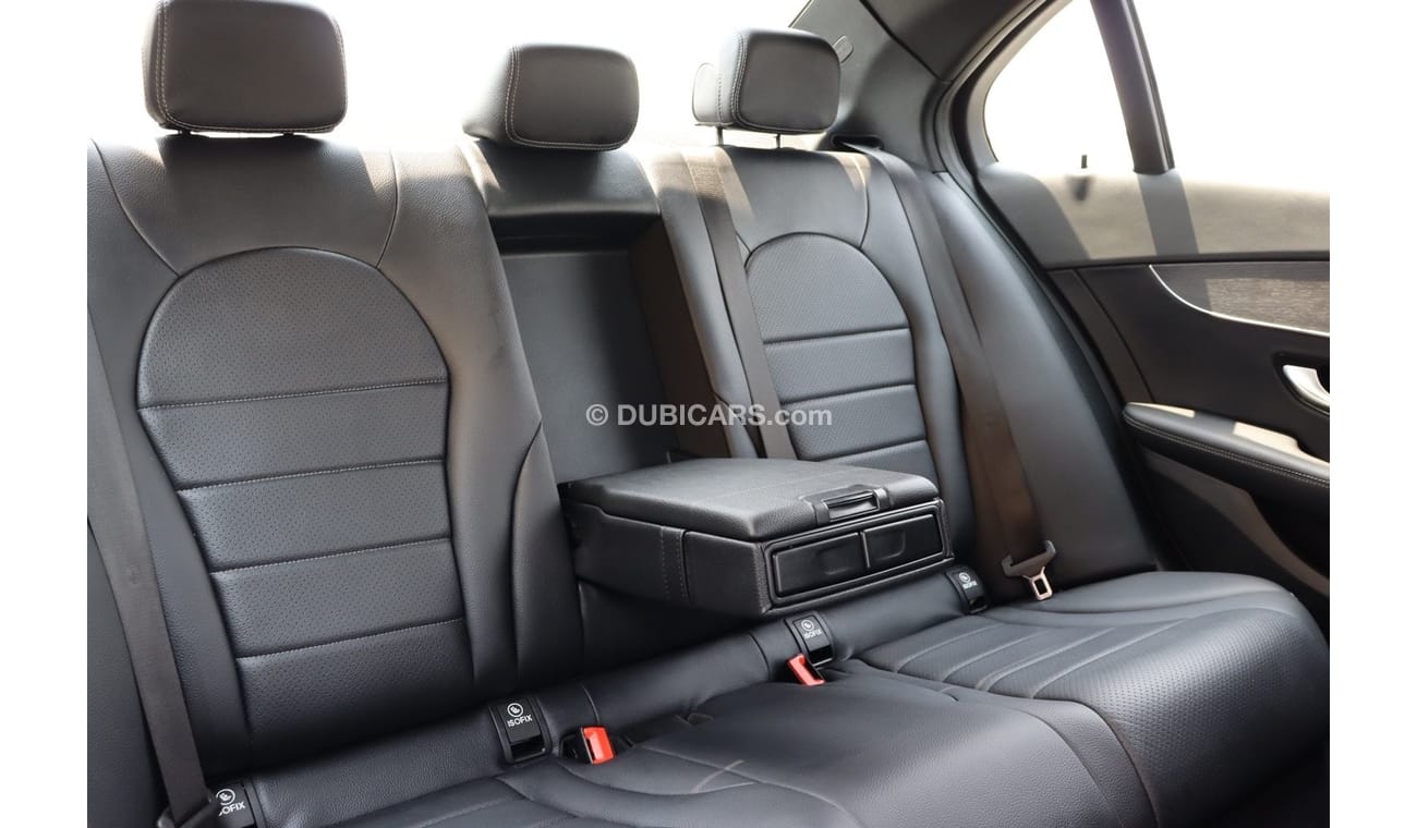 Mercedes-Benz C 300 Std Mercedes-Benz C300 / Canadian / 2021 /