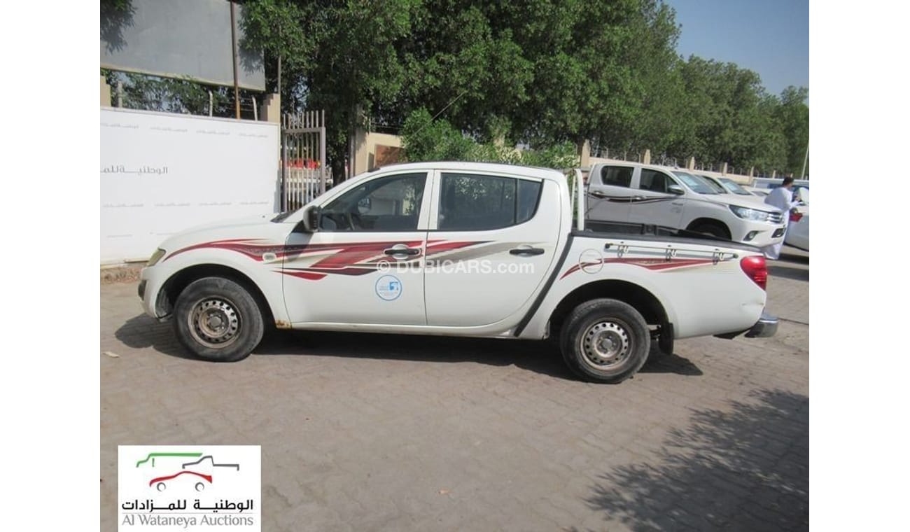 Mitsubishi L200 Mitsubishi L200 D/c pick up 4x2,Diesel,Model:2014. Excellent condition