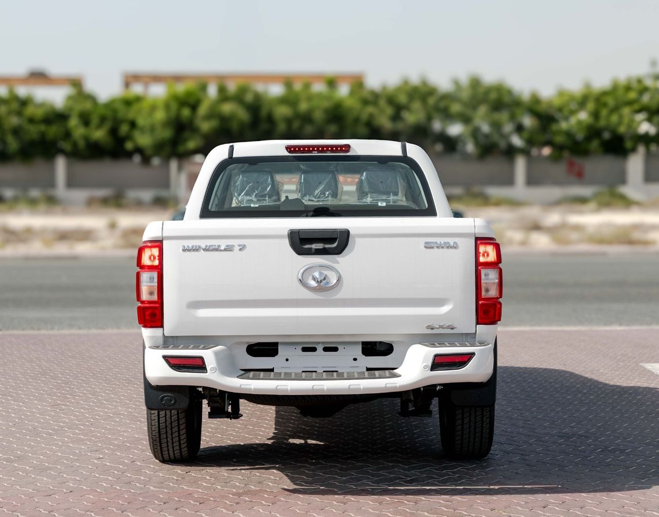 جريت وول وينغل 7 4X4 Standard 2.4L - Manual - Titanium White Inside Black