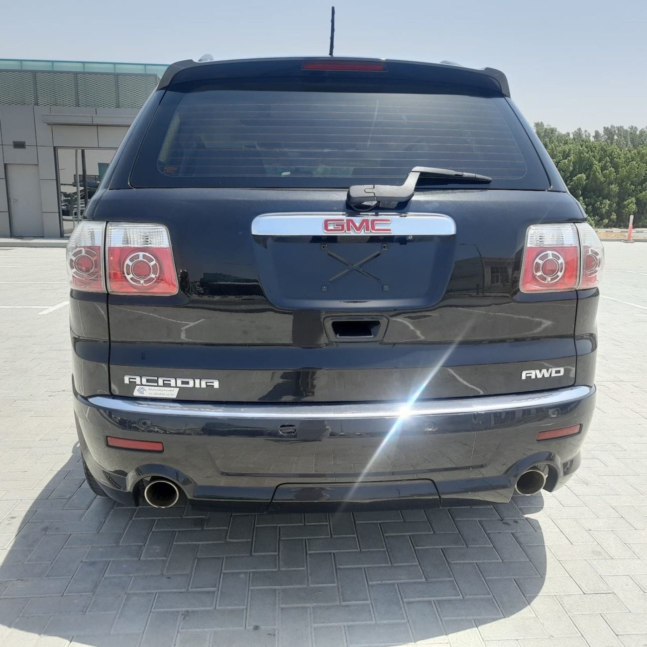 GMC Acadia SLE GMC Acadia Model 2012   GCC -- full opsions no 1 very very- VERY GOOD CONDITION