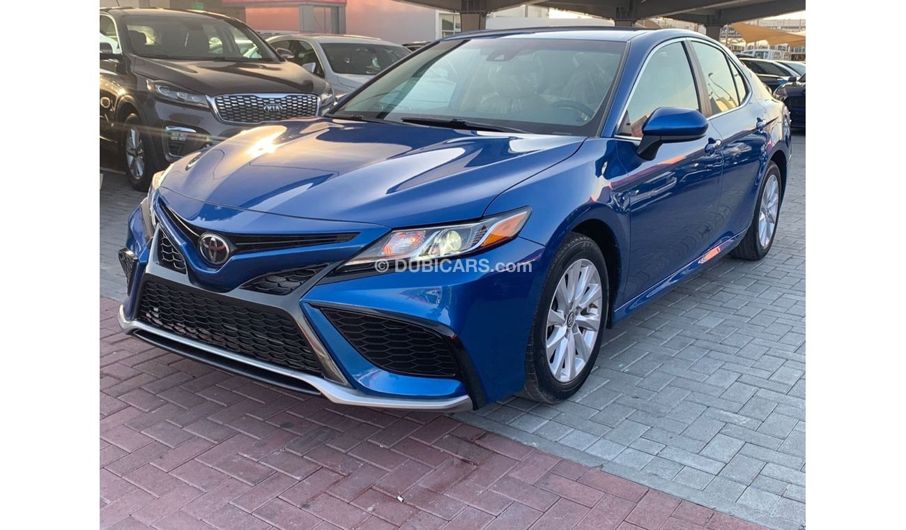 Used Toyota Camry LE 2019 for sale in Dubai - 666953