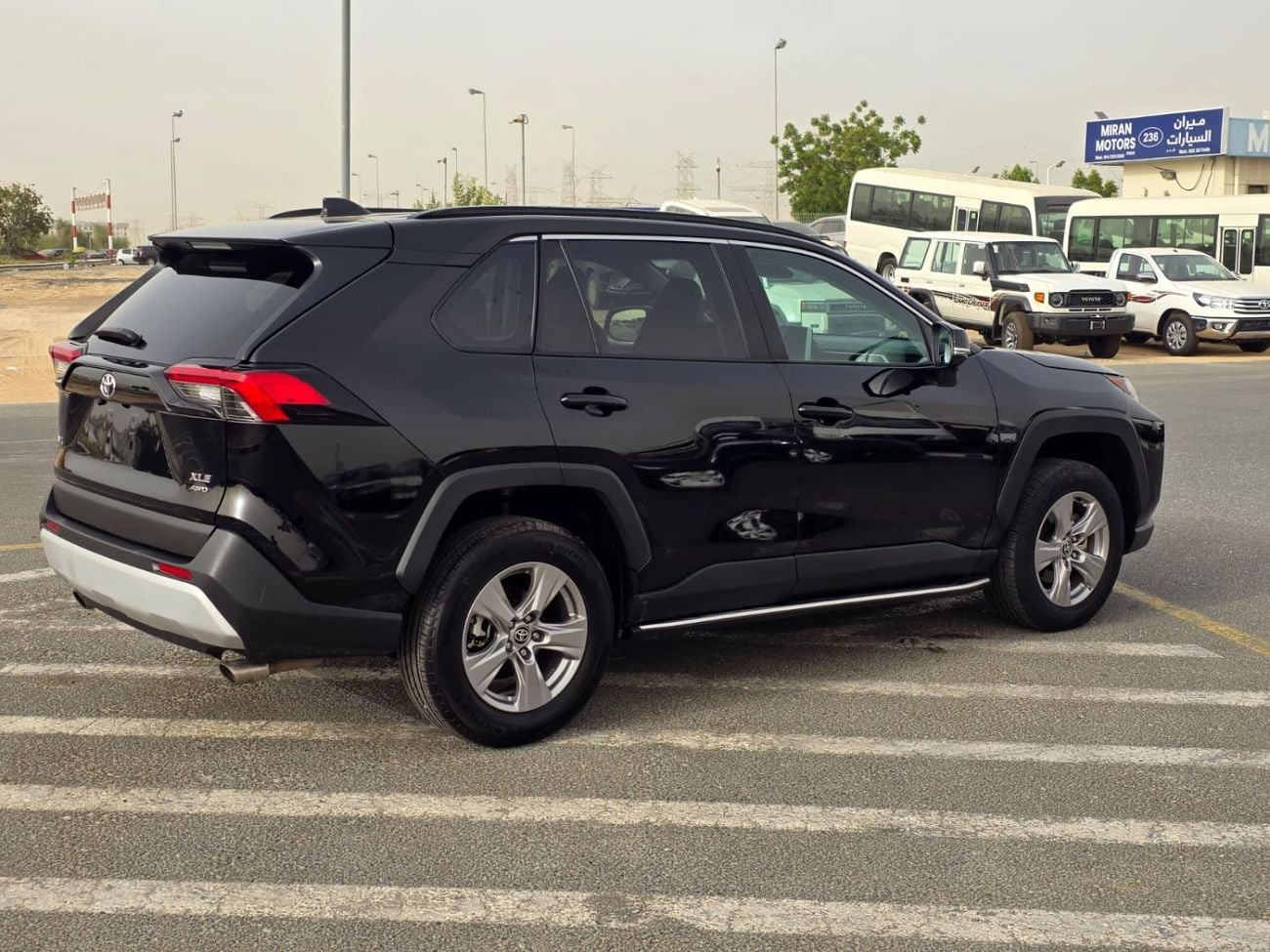تويوتا راف ٤ XLE