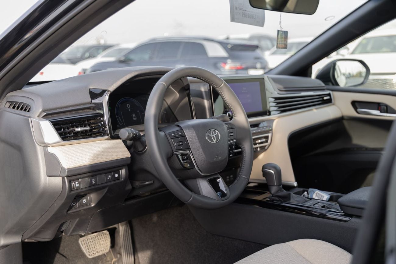 Toyota Camry Toyota Camry LE 2.5 L | Hybrid | Black | Panoramic Sunroof | 1 Electric Chair | 2026 GCC Specs