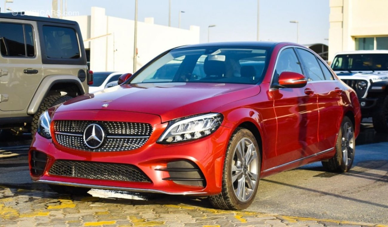 مرسيدس بنز C 300 لاكجري