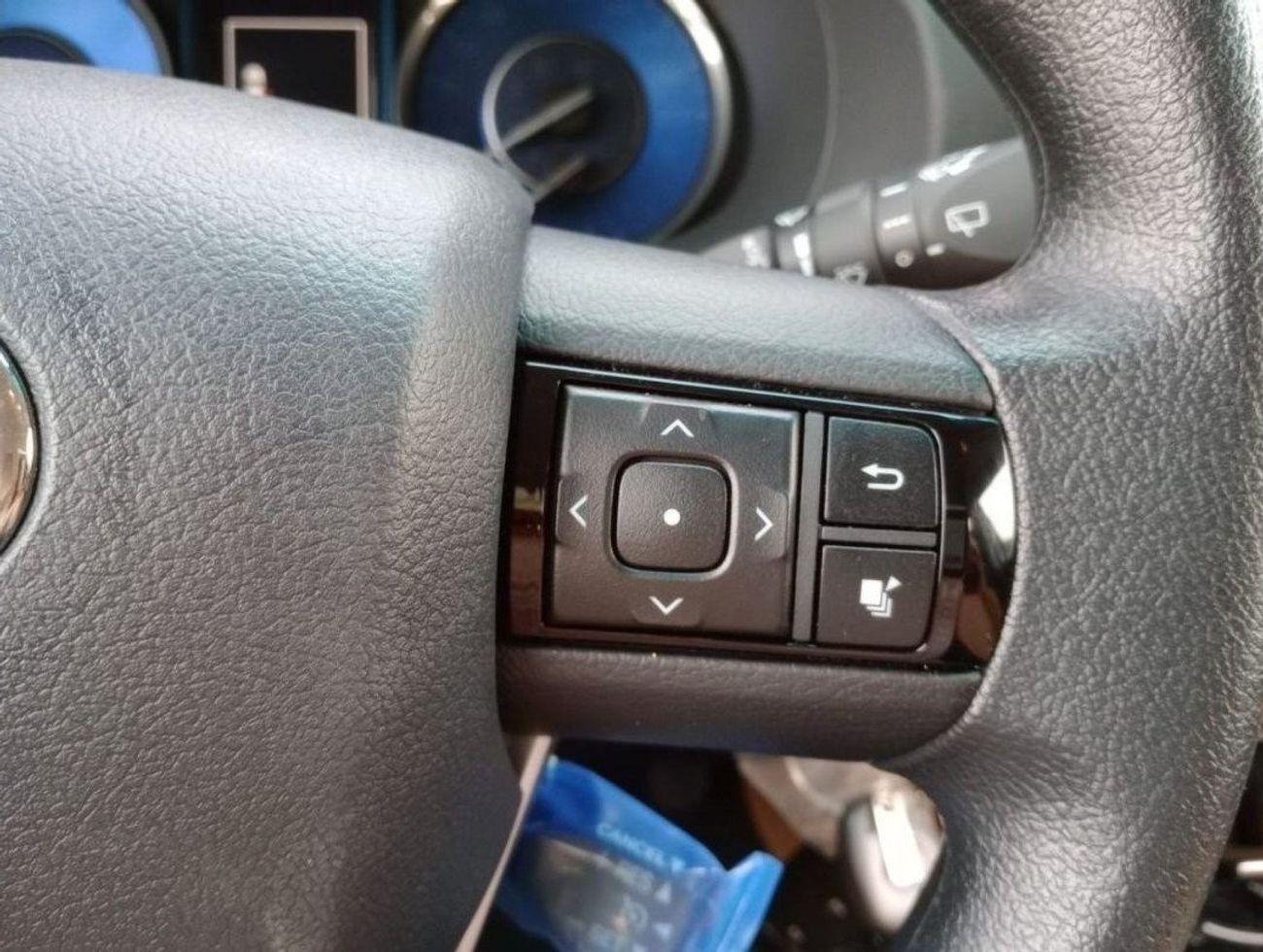 تويوتا فورتونر SR5 2023 A/T 4X4 , V4 2.7L Gasoline suv White color EXPORT ONLY