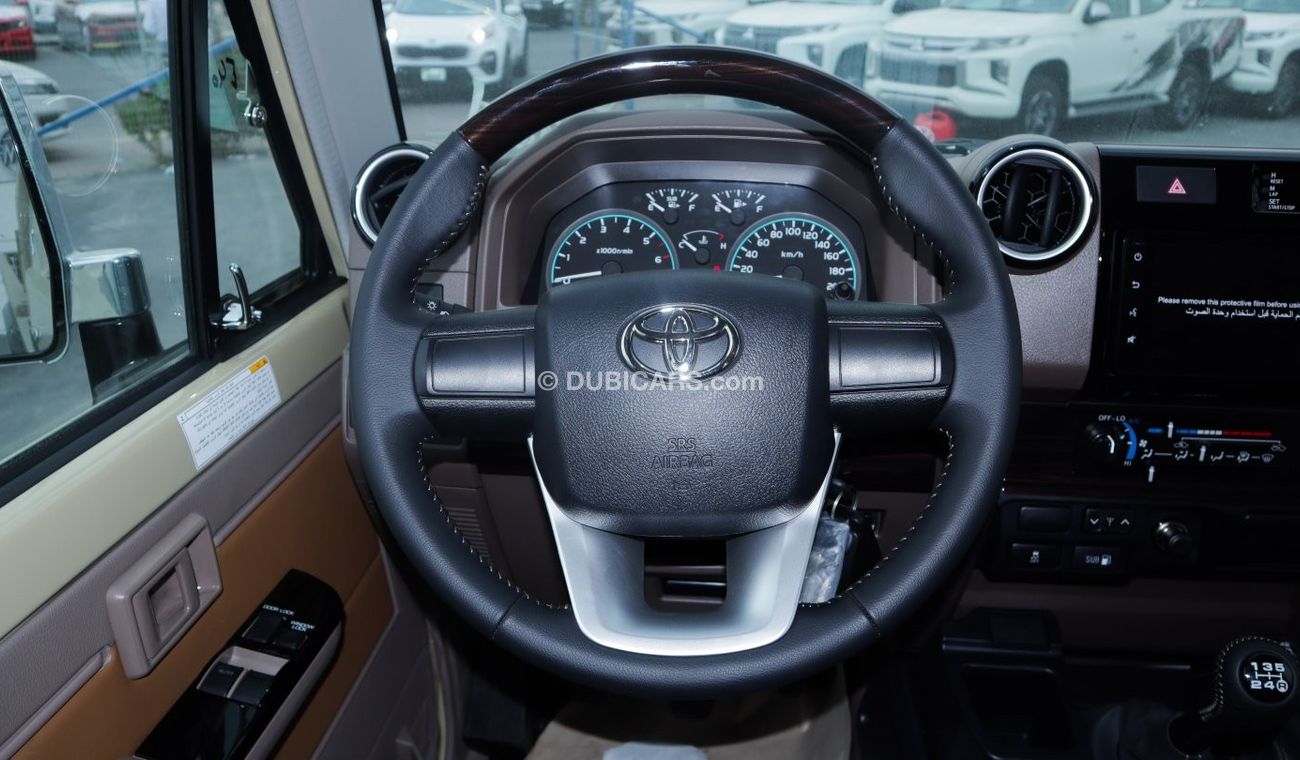 Toyota Land Cruiser Pick Up LX V6 4WD