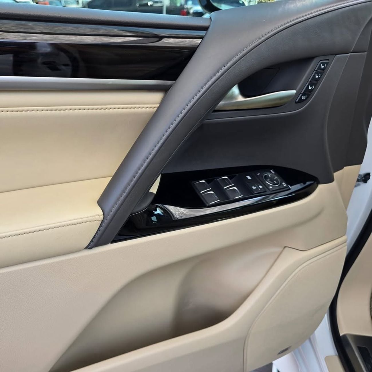 Lexus LX570 PLATINUM