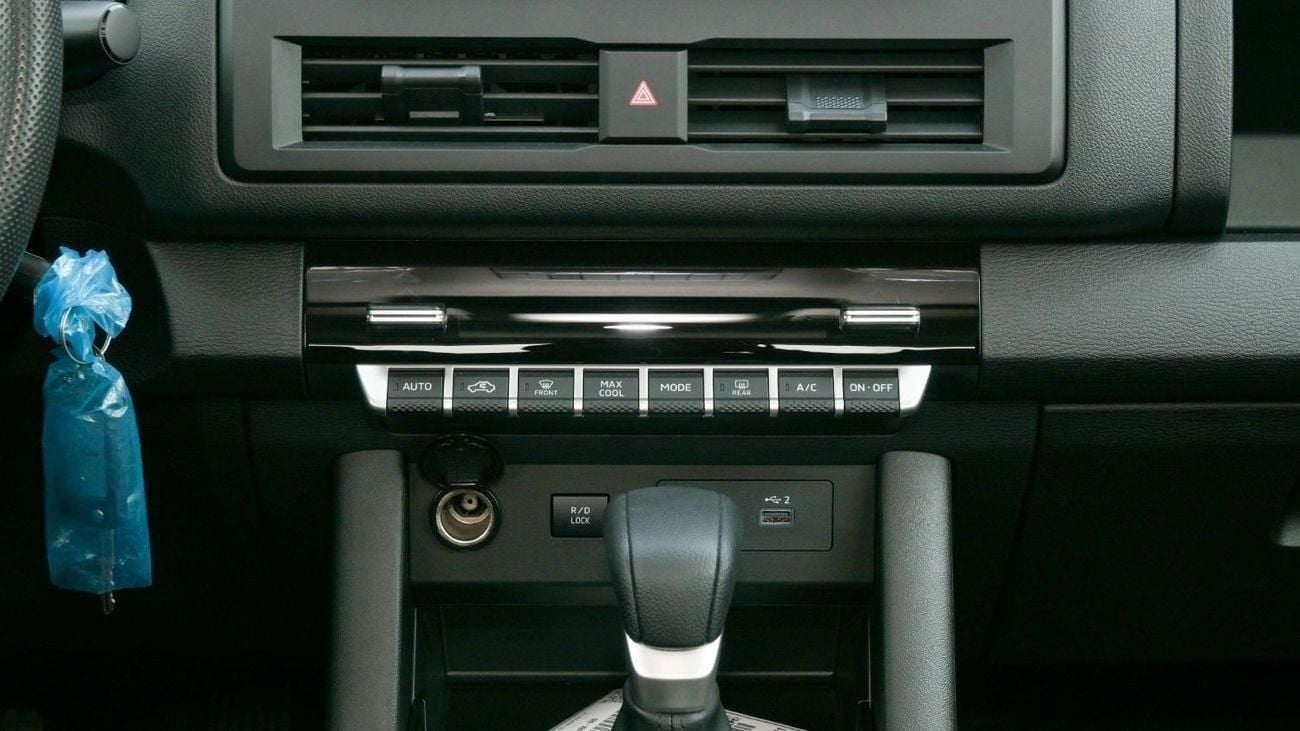 Mitsubishi L200 Brand New Mitsubishi L200 GLX 2025 Export 2.5L 4WD A/T Diesel|Silver/Black|L200-GLX-AT-25|