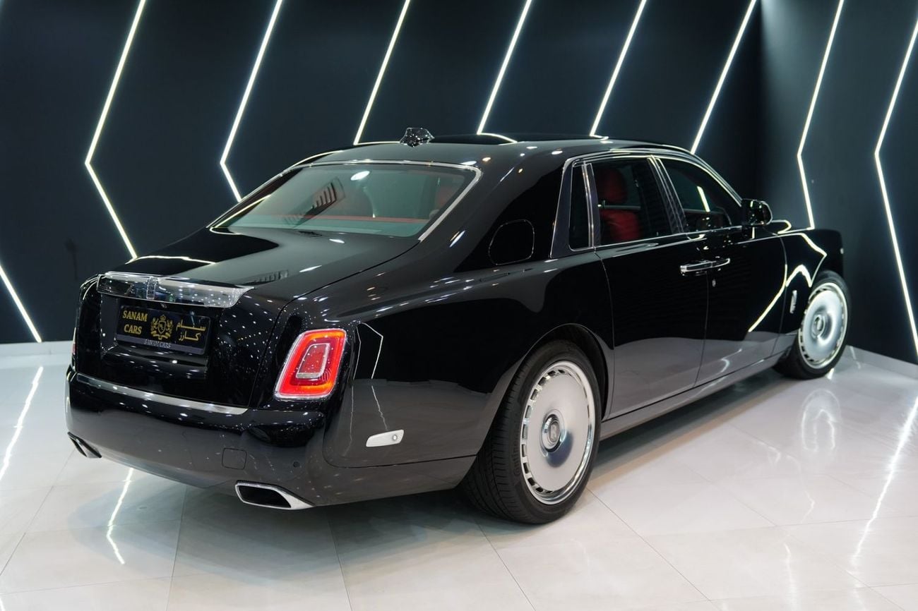 Rolls Royce Phantom STD 2018 Rolls-Royce Phantom VIII, Rear Entertainment, Starlight Headliner, Very Low KM, GCC Specs!!