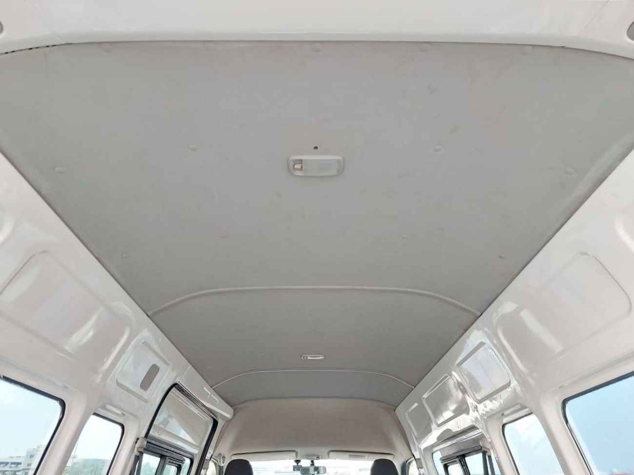 Toyota Hiace TOYOTA HIACE VAN RHD 2015 MODEL 3.0 L DIESEL AUTOMATIC(PM15267)