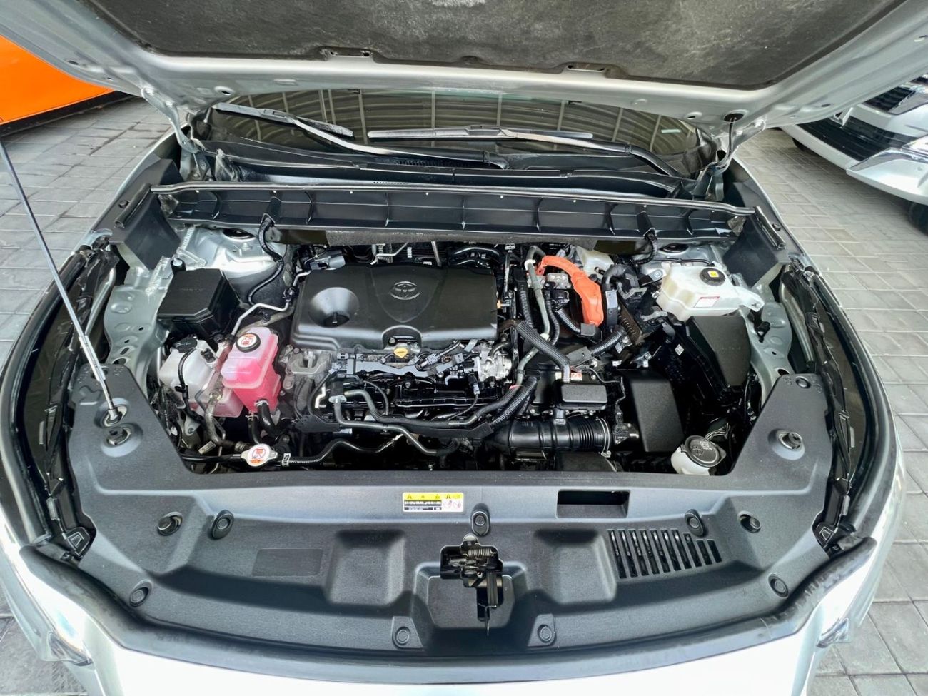 Toyota Highlander Hybrid  warranty one year bank financie available