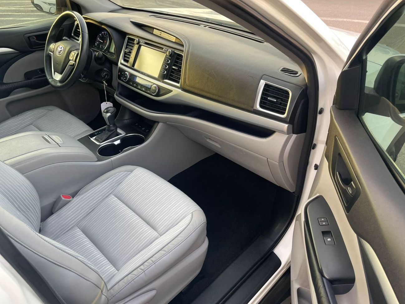 Toyota Highlander 2016 Toyota Highlander LE MidOption+ 3.5L V6 - AWD 4x4 - Side Step - 7 Seater - Trunk Auto -