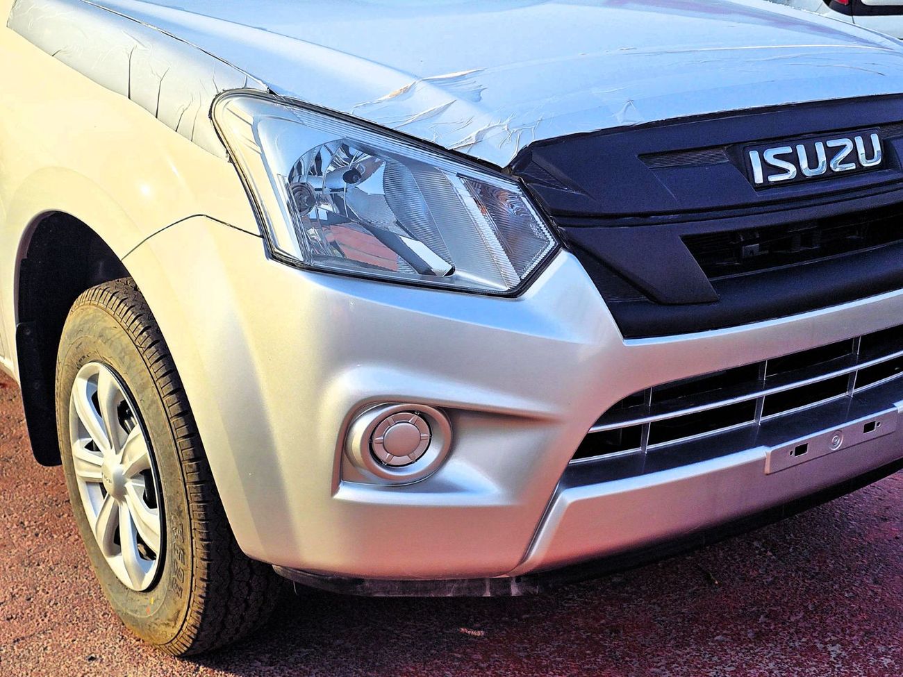 Isuzu D-MAX ISUZU DMAX S.C STD 1.9L DieselL M/T 2Doors White Color 2025 Model