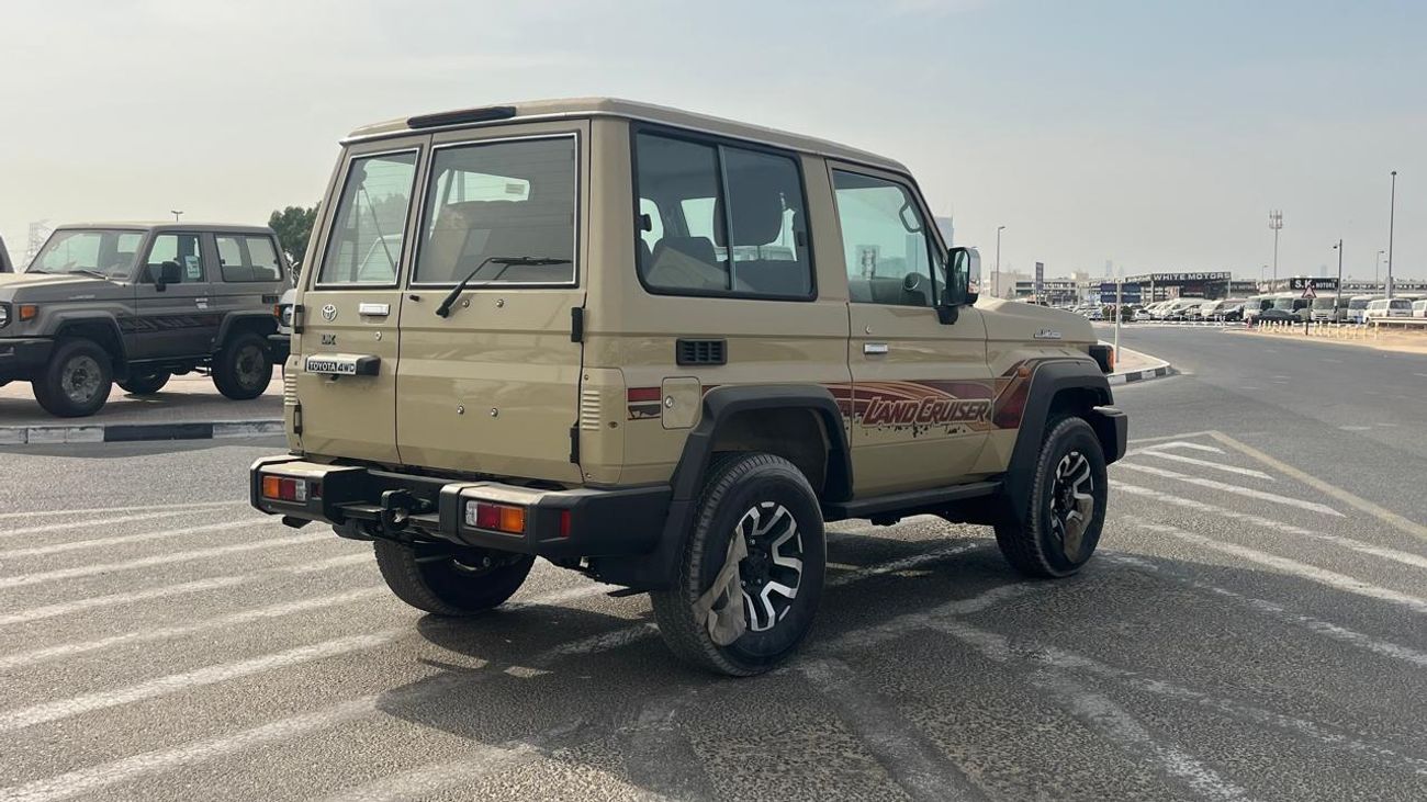 Toyota Land Cruiser 70 LC76 HT VXR LC 78 HARDTOP 2.8L AT