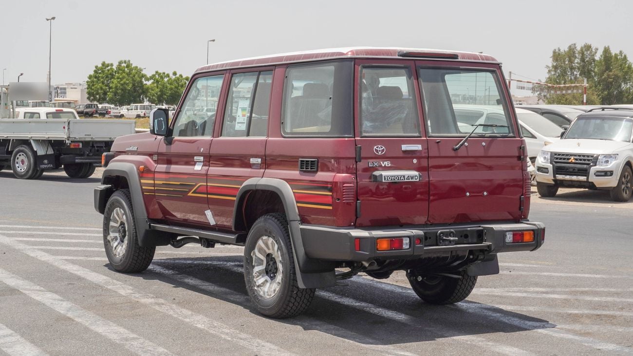تويوتا لاند كروزر 70 LX 4.0 L V6