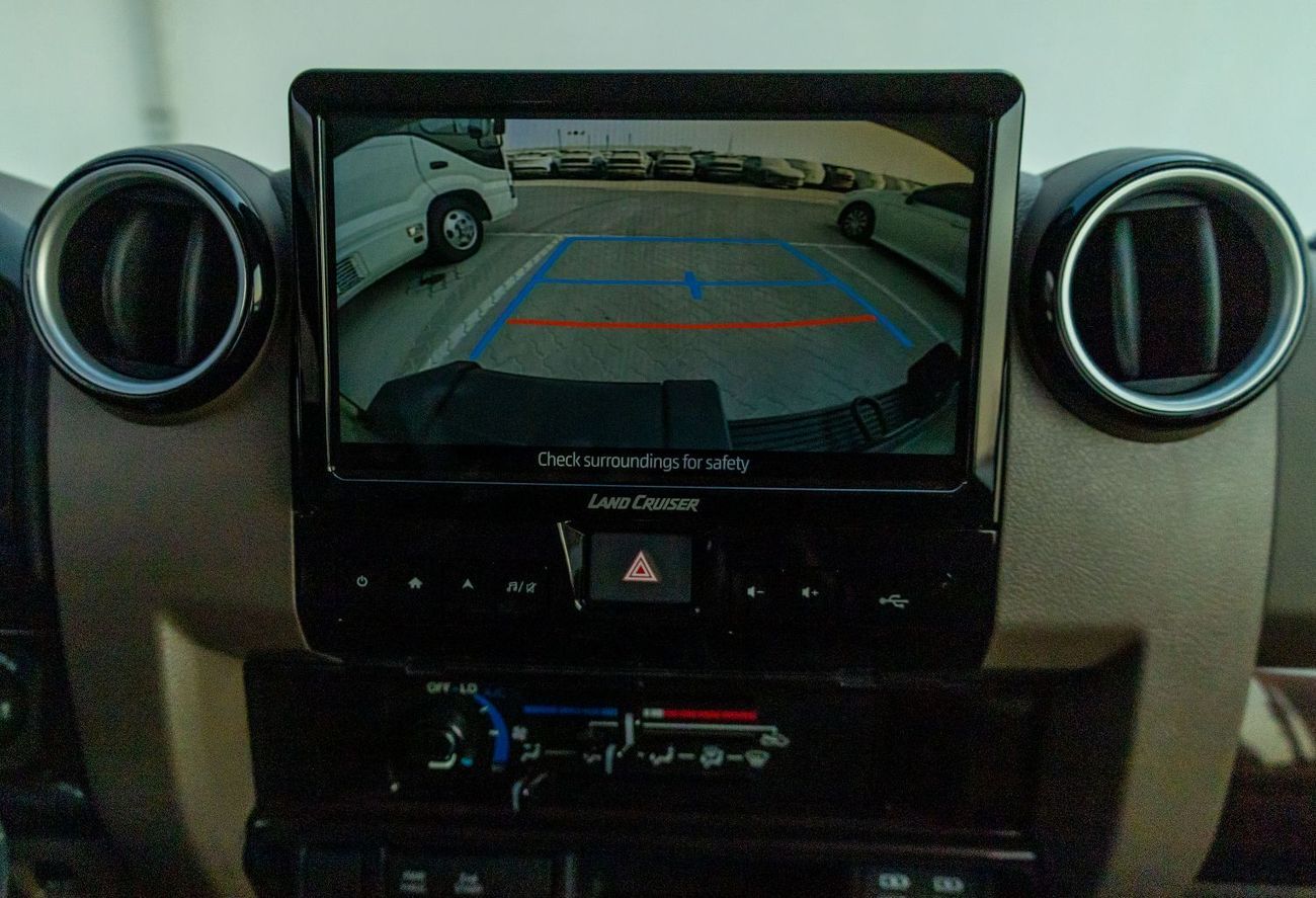 تويوتا لاند كروزر 70 2025 Toyota LC76 Hardtop 4.0L - Beige Inside Sadlle Tan | Export Only