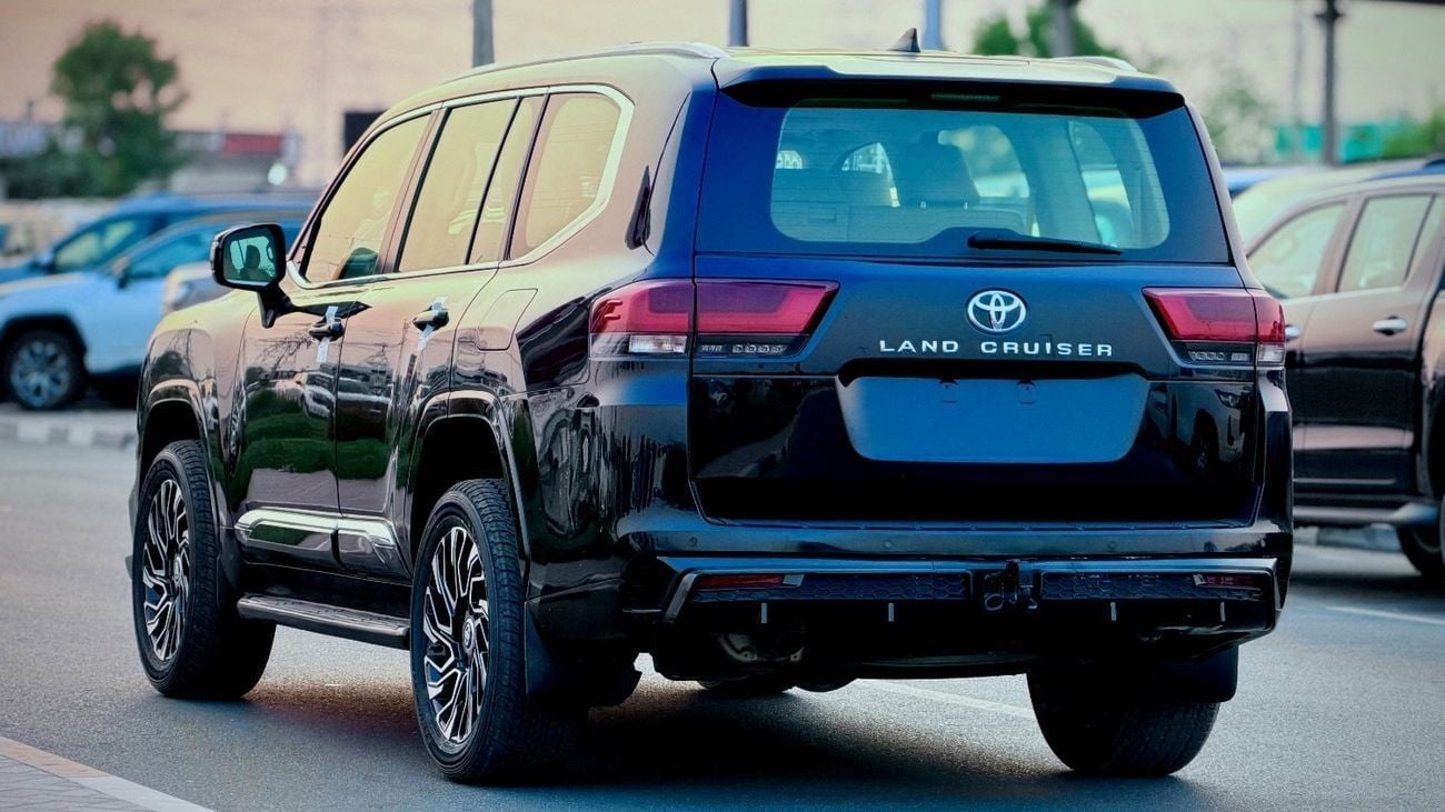 تويوتا لاند كروزر 2022 model GXR Full Option Top Of The Range