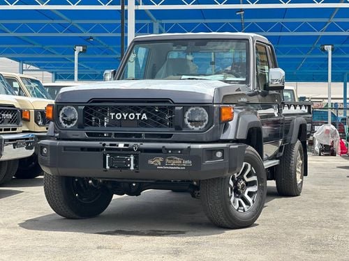 تويوتا لاند كروزر بيك آب S/C LC79 2.8 لتر ديزل أوتوماتيك // 2026 // كاملة المواصفات مع رادار، ثلاجة، قفل تفاضلي، مشغل DVD وكا