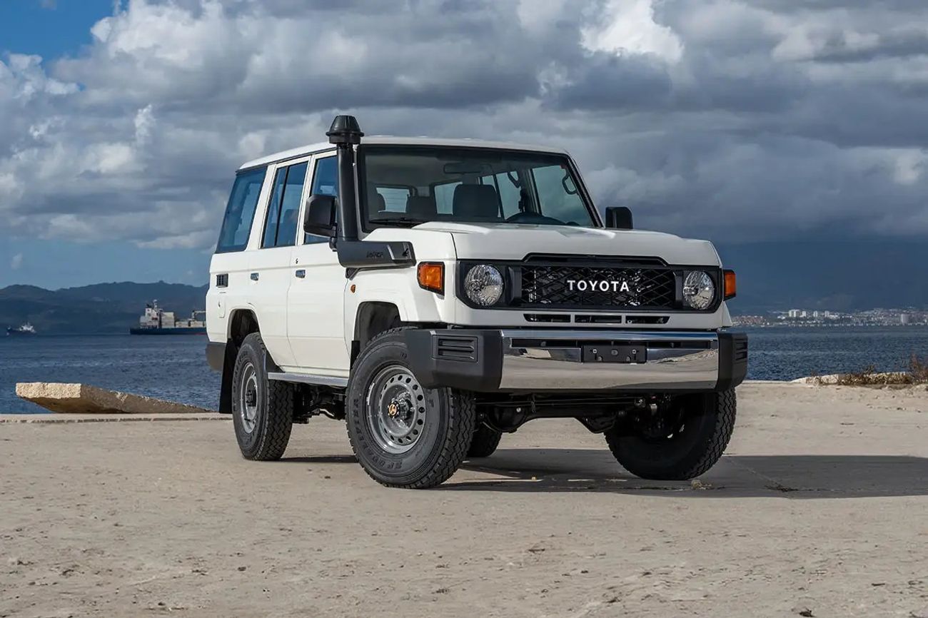 تويوتا لاند كروزر 70 LC76 2.8L AT V4 DIESEL 2025